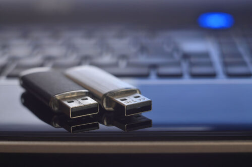 iFlash Drive vs Photo Stick  Comparison for 2025