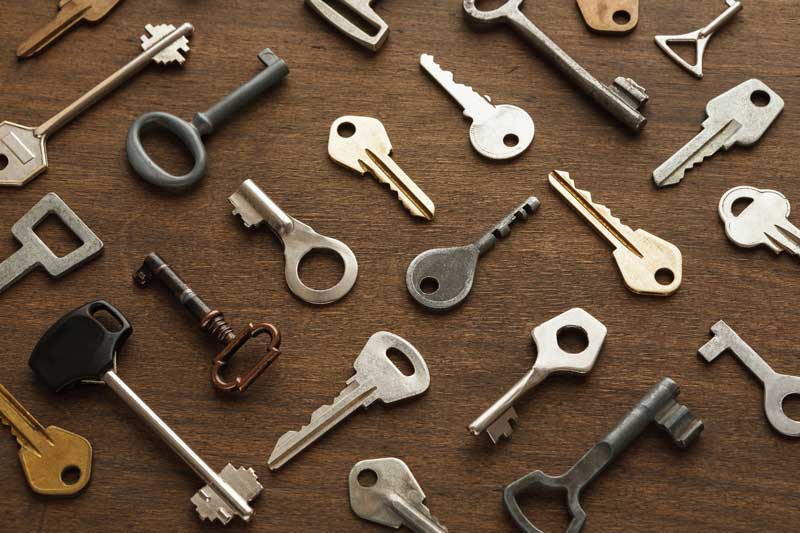 The 13 Best Key Organizers for 2023 - The Modest Man