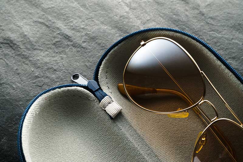glasses-in-an-open-case