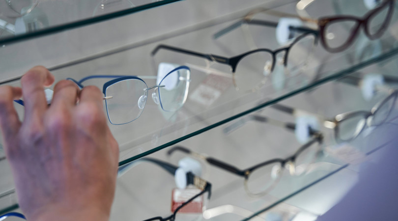 peeps all types of eyeglasses