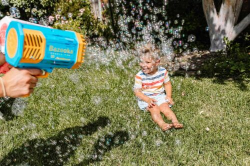 The Best Bazooka Bubble Gun - Comparison and Buyer's Guide