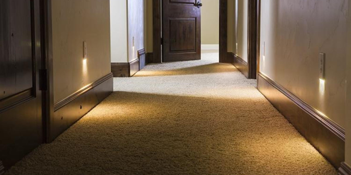 guidelight in hallway