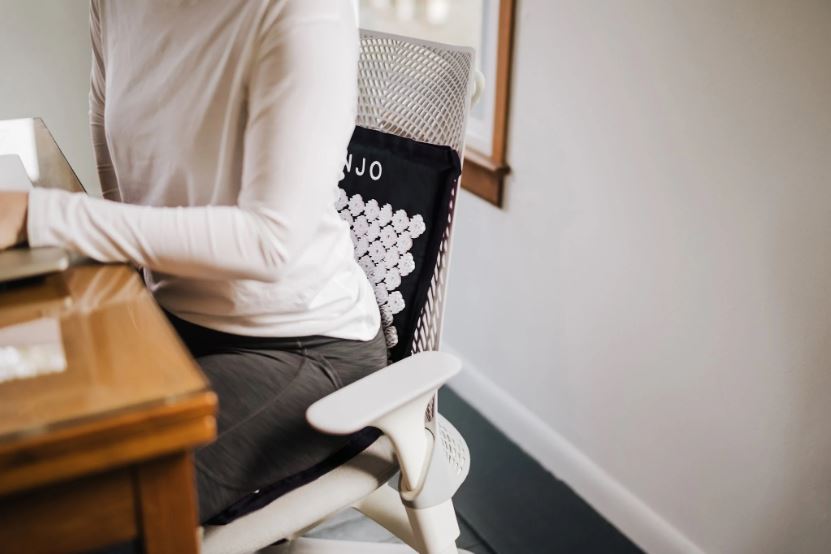 kanjo mat on chair