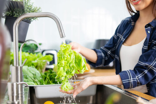 3 Simple Recipes for Homemade Fruit and Vegetable Wash