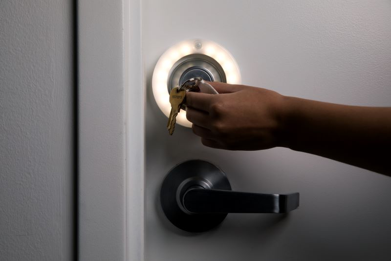 halo life light instaled on the door