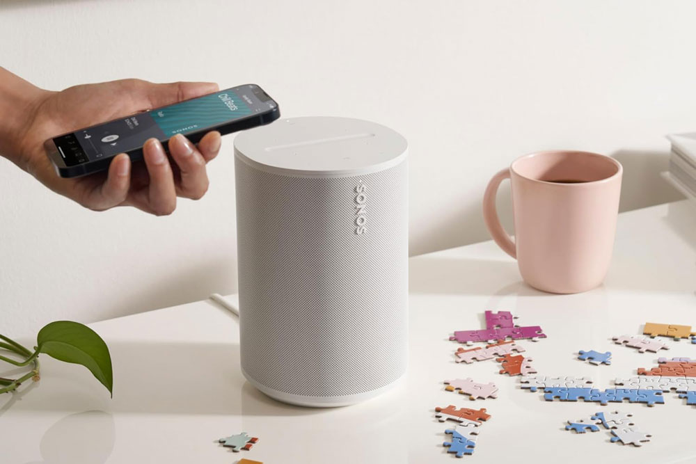 sonos-era-100-on-a-table