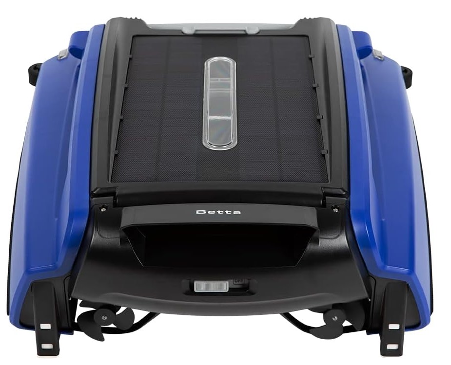 Betta SE Solar Powered Pool Skimmer